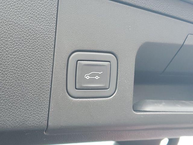 2023 Cadillac XT4 AWD Premium Luxury