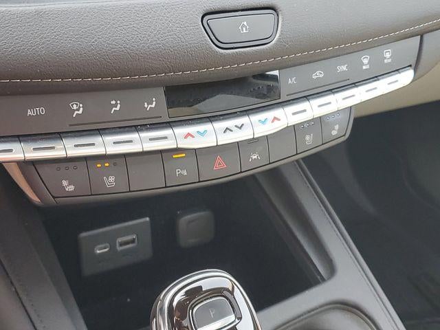 2023 Cadillac XT4 AWD Premium Luxury
