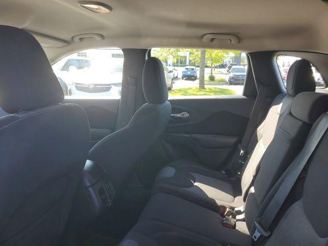 2016 Jeep Cherokee Sport