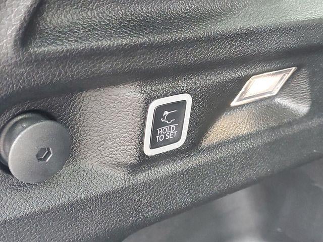2023 Jeep Grand Cherokee L Laredo 4x4