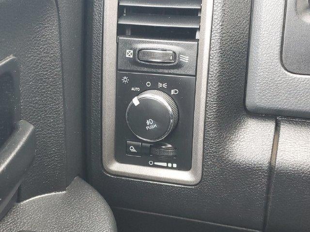 2017 RAM 1500 Express Quad Cab 4x4 6'4" Box
