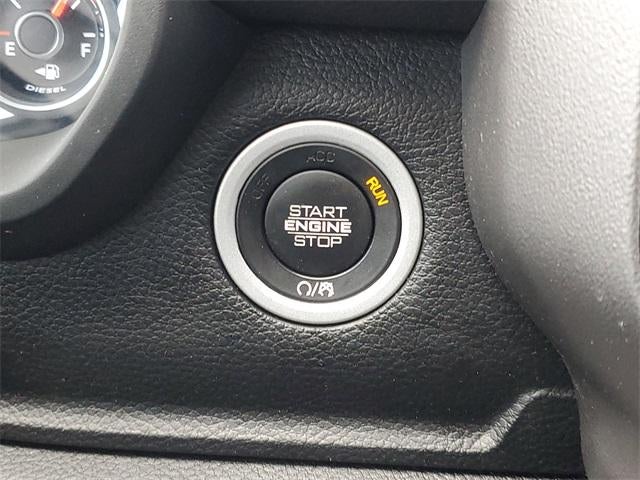 2022 RAM 1500 Laramie Crew Cab 4x2 5'7" Box