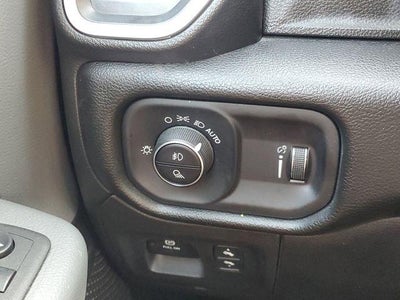 2023 RAM 1500 Big Horn Crew Cab 4x4 5'7" Box