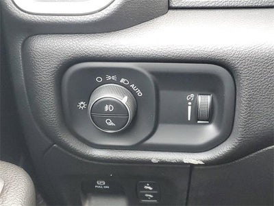 2023 RAM 1500 Big Horn Crew Cab 4x4 5'7" Box