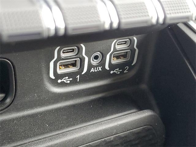 2023 RAM 1500 Big Horn Crew Cab 4x4 5'7" Box