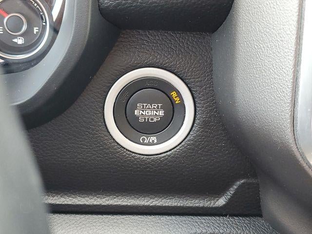 2019 RAM 1500 Big Horn/Lone Star Crew Cab 4x4 5'7" Box
