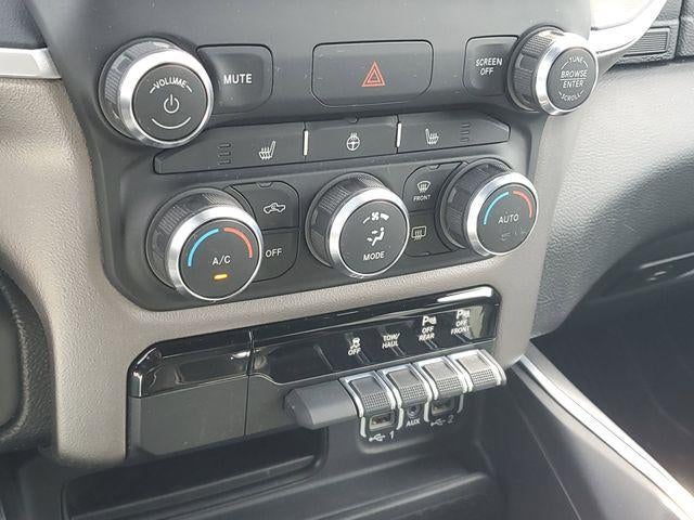 2020 RAM 1500 Big Horn Crew Cab 4x4 5'7" Box