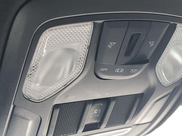 2020 RAM 1500 Big Horn Crew Cab 4x4 5'7" Box