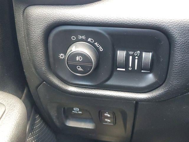 2019 RAM 1500 Big Horn/Lone Star Crew Cab 4x4 5'7" Box