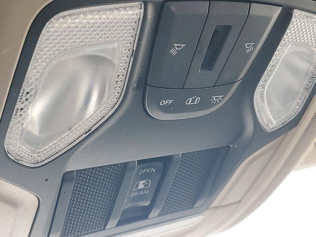2020 RAM 1500 Big Horn Crew Cab 4x4 5'7" Box