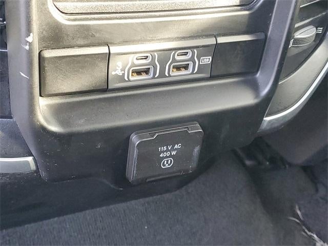 2020 RAM 1500 Big Horn Crew Cab 4x4 5'7" Box