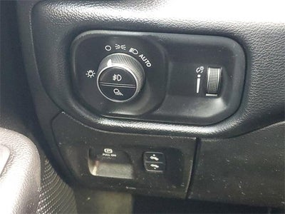 2020 RAM 1500 Big Horn Crew Cab 4x4 5'7" Box