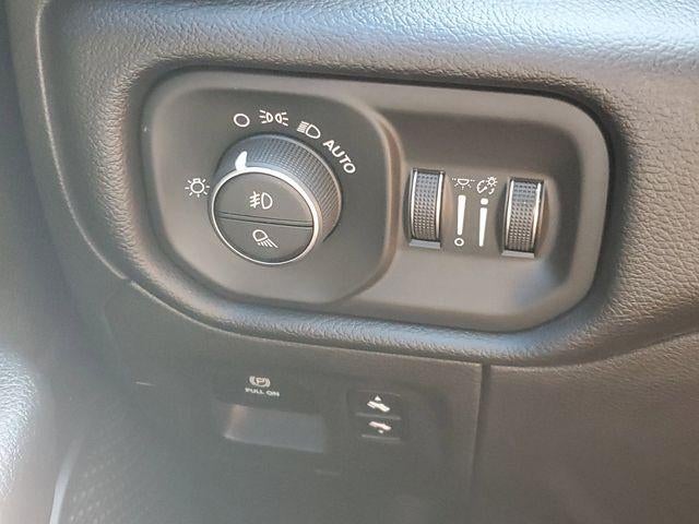2019 RAM 1500 Big Horn/Lone Star Crew Cab 4x4 5'7" Box