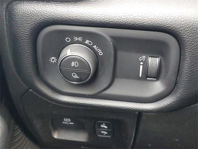 2021 RAM 1500 Big Horn Crew Cab 4x4 5'7" Box