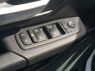 2022 RAM 1500 Big Horn Crew Cab 4x4 5'7" Box