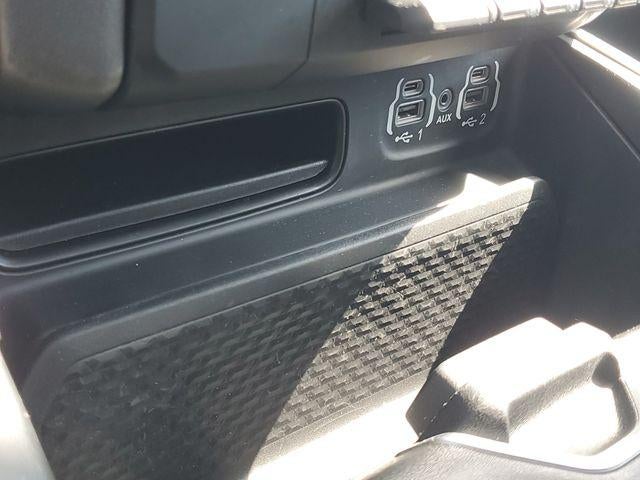 2022 RAM 1500 Big Horn Crew Cab 4x4 5'7" Box