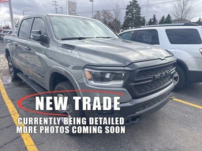 2020 RAM 1500 Big Horn Crew Cab 4x4 5'7" Box