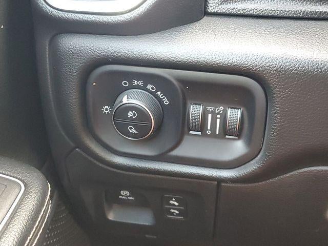 2023 RAM 1500 Laramie Crew Cab 4x4 5'7" Box