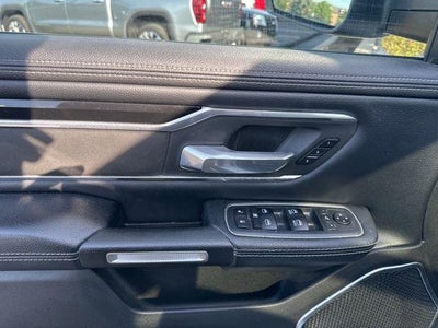 2020 RAM 1500 Laramie Crew Cab 4x4 5'7" Box