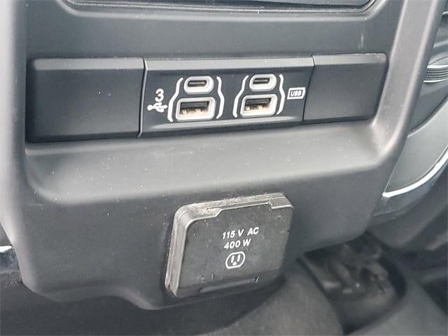 2019 RAM 1500 Laramie Crew Cab 4x4 5'7" Box