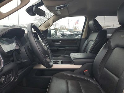 2019 RAM 1500 Laramie Crew Cab 4x4 5'7" Box