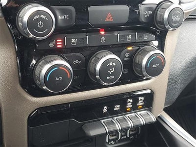 2019 RAM 1500 Laramie Crew Cab 4x4 5'7" Box