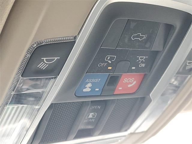 2019 RAM 1500 Laramie Crew Cab 4x4 5'7" Box