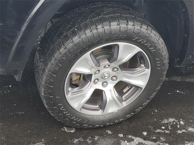 2019 RAM 1500 Laramie Crew Cab 4x4 5'7" Box