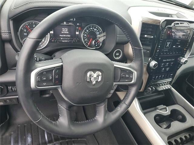 2020 RAM 1500 Laramie Crew Cab 4x4 5'7" Box