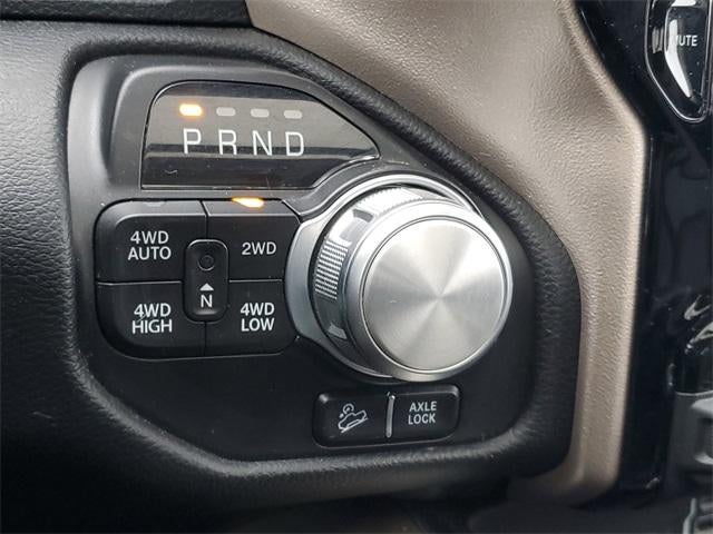 2020 RAM 1500 Laramie Crew Cab 4x4 5'7" Box