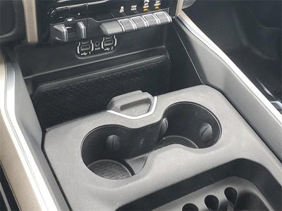 2020 RAM 1500 Laramie Crew Cab 4x4 5'7" Box