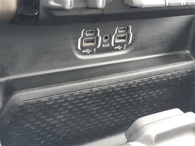 2020 RAM 1500 Laramie Crew Cab 4x4 5'7" Box