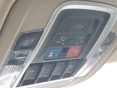 2020 RAM 1500 Laramie Crew Cab 4x4 5'7" Box