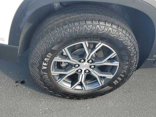 2024 GMC Acadia AT4