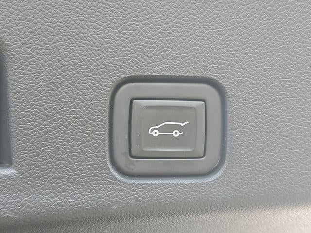 2024 GMC Acadia AT4