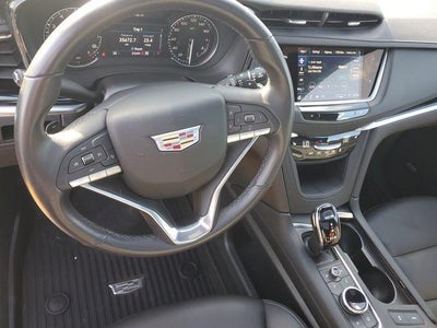 2025 Cadillac XT6 Luxury