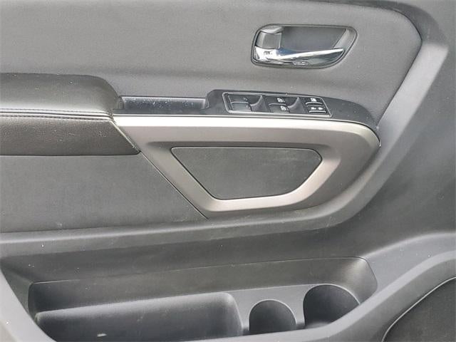 2015 Nissan Titan SV