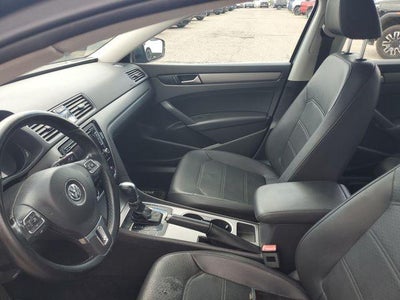 2014 Volkswagen Passat SE