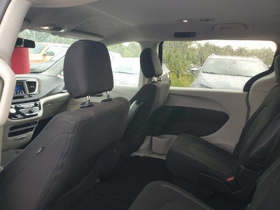2020 Chrysler Voyager LX