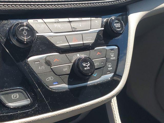 2024 Chrysler Pacifica Limited AWD