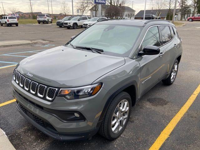 2023 Jeep Compass Latitude Lux