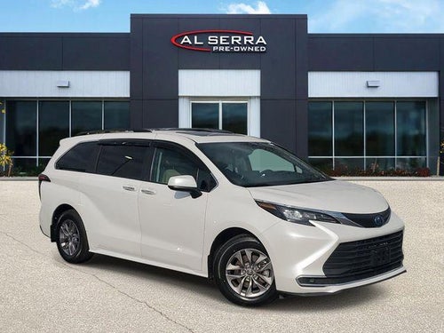 2024 Toyota Sienna LE