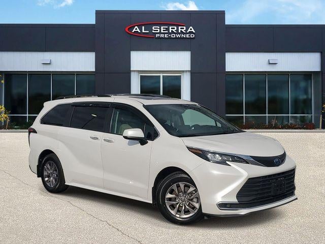 2024 Toyota Sienna LE