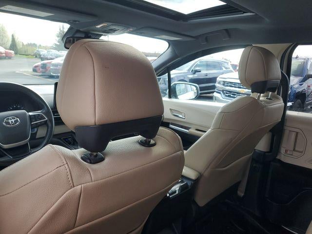 2024 Toyota Sienna LE
