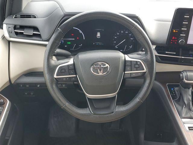 2024 Toyota Sienna LE
