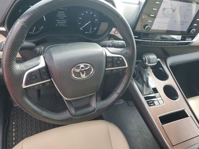 2024 Toyota Sienna LE