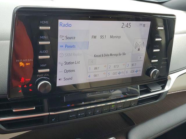 2024 Toyota Sienna LE