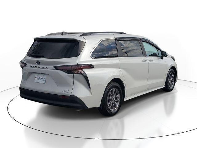 2024 Toyota Sienna LE